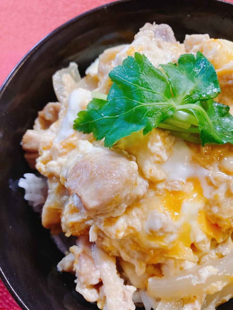 簡単味付け親子丼☆豚肉と玉子炒めの素で！ by 大阪王将 【クックパッド】 簡単おいしいみんなのレシピが390万品