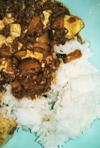 麻婆豆腐にはカルダモンとジャスミンライス