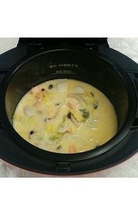 ホットクックでつくる鮭の豆乳＆味噌スープ