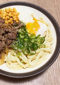 絶品とろ玉肉ぶっかけうどん(丸亀製麺風)