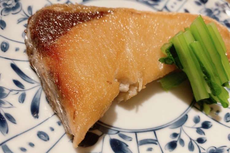 簡単 フライパンで焼くだけ ぶりの塩焼き レシピ 作り方 By ひろこごはん クックパッド 簡単おいしいみんなのレシピが359万品
