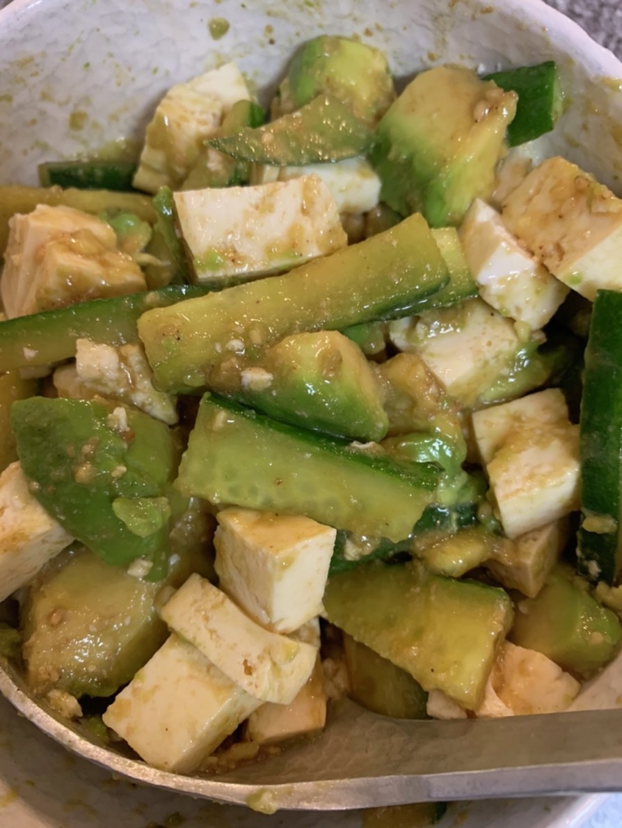 キュウリとアボカドのサラダのレシピ