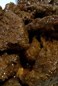 カンガルー肉のステーキ（カレー風味）