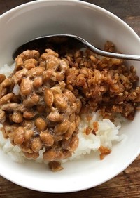 納豆と業スーの鶏そぼろご飯