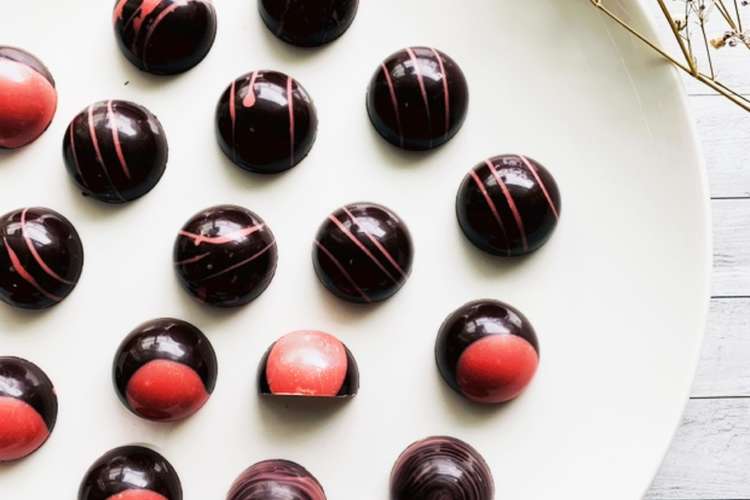 カシスボンボンショコラ見た目も味もヨシ レシピ 作り方 By Cacaotreee クックパッド 簡単おいしいみんなのレシピが355万品