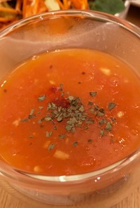 ニンニク香るトマトスープ