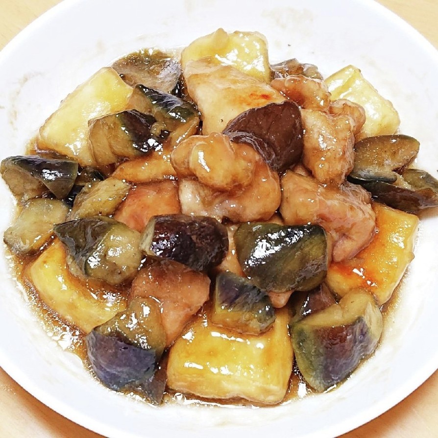 ポンの高野豆腐と茄子と鶏モモ肉の甘辛煮の画像