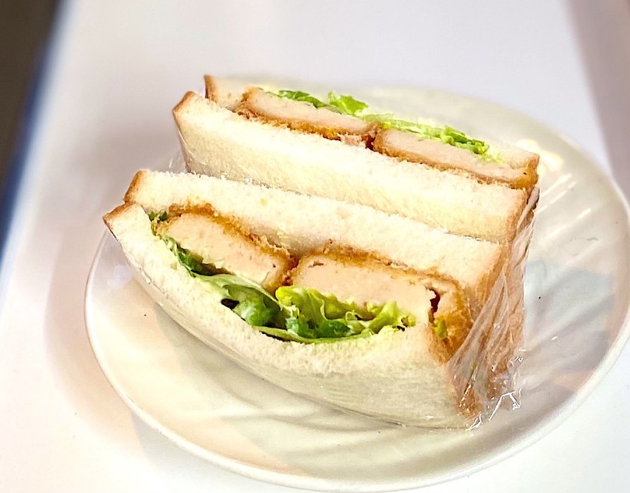 クリームコロッケでサンドイッチの画像