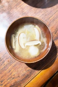 里芋と椎茸の味噌汁。