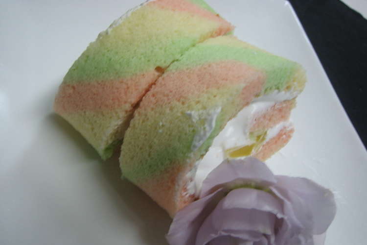 かわいぃ カラフルロールケーキ レシピ 作り方 By ｒｙｏｕｔａｉｇａ クックパッド 簡単おいしいみんなのレシピが366万品