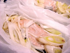 レンジで簡単♪鮭のレモンバター醤油蒸し