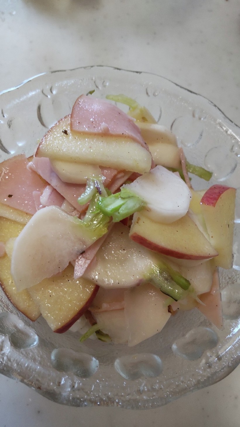 カブとリンゴとハムの簡単サラダの画像