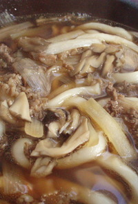 お鍋ひとつで作れる牛肉と舞茸の和風うどん