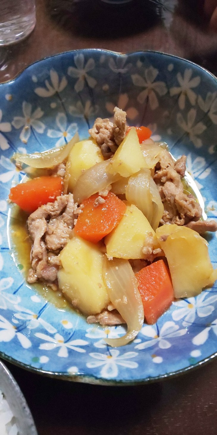 時短、簡単！肉じゃが～すき焼きのタレ編 by キティのご飯 【クックパッド】 簡単おいしいみんなのレシピが357万品