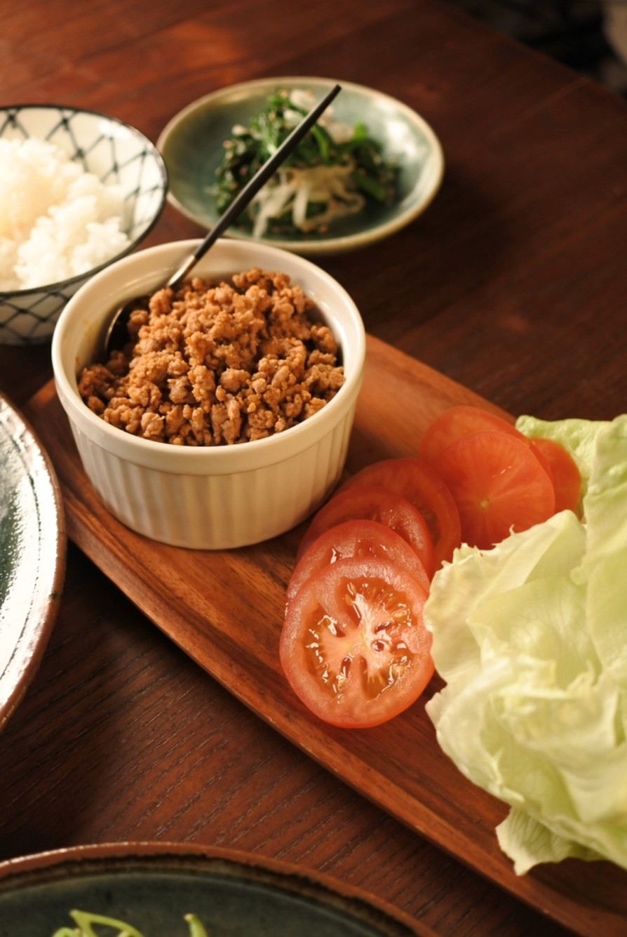 鶏ひき肉のレタスラップのレシピ