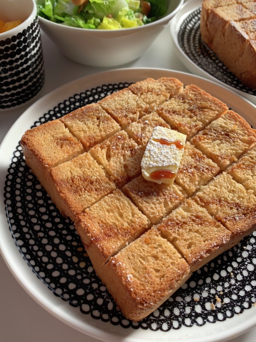 やみつき！バター風味のカフェ風トーストの画像