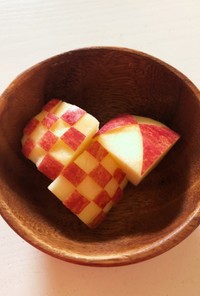 りんごの飾り切り♬市松模様