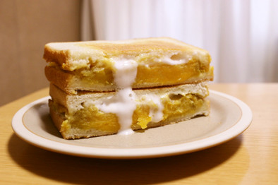 フライパンでホットサンド★焼芋マシュマロの写真