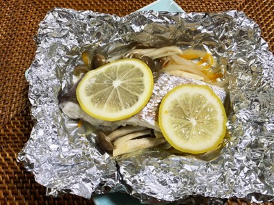 鯛のホイル焼き　レモンバター風味の写真