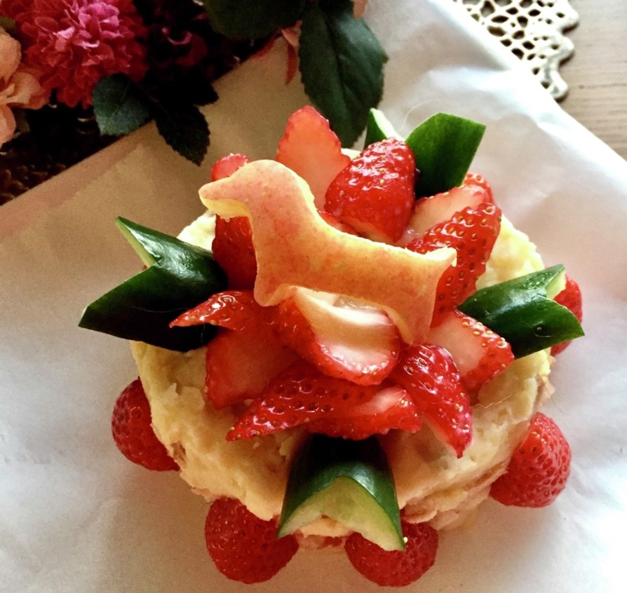 愛犬誕生日ケーキ　サツマイモ、林檎、苺の画像