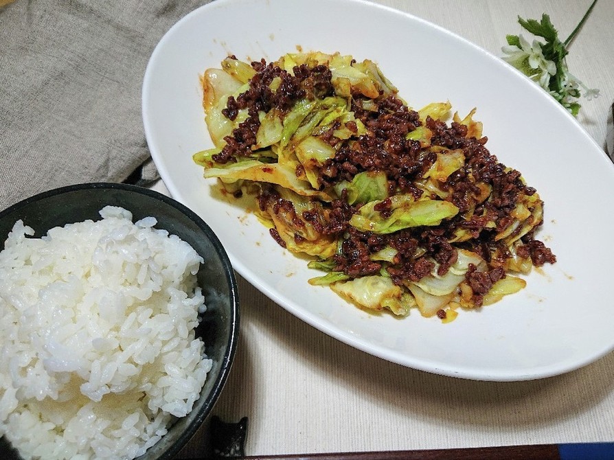 簡単おかず！ご飯がすすむ肉味噌キャベツの画像