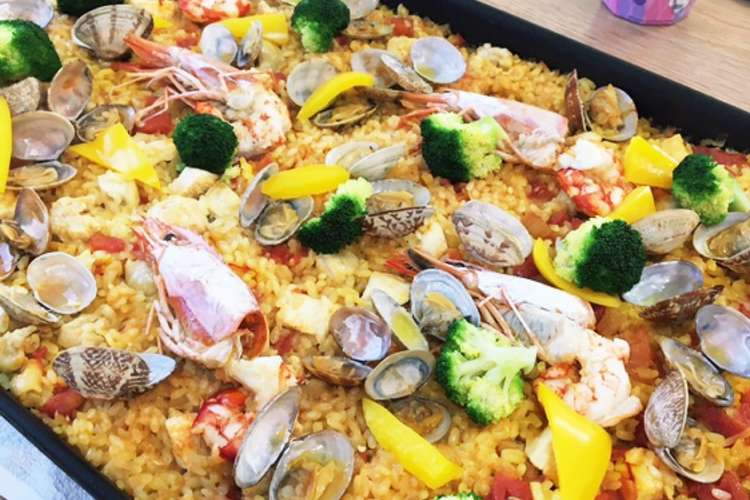 ホットプレートで本格 シーフードパエリア レシピ 作り方 By A Pan クックパッド 簡単おいしいみんなのレシピが360万品