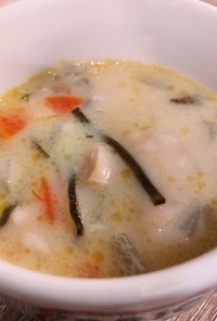 塩昆布で豆乳根菜スープ