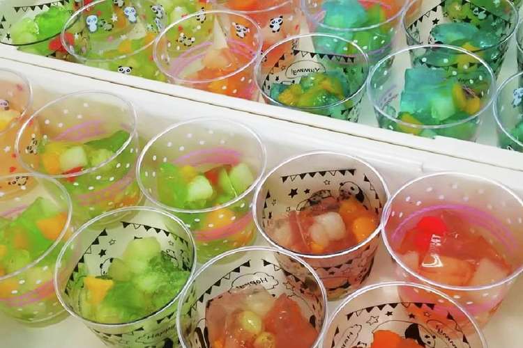 中山さんのカラフル かわいい ゼリー レシピ 作り方 By 小金ほのぼの食堂 クックパッド 簡単おいしいみんなのレシピが359万品