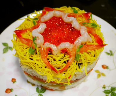 甘えびハートのちらし寿司ケーキの写真