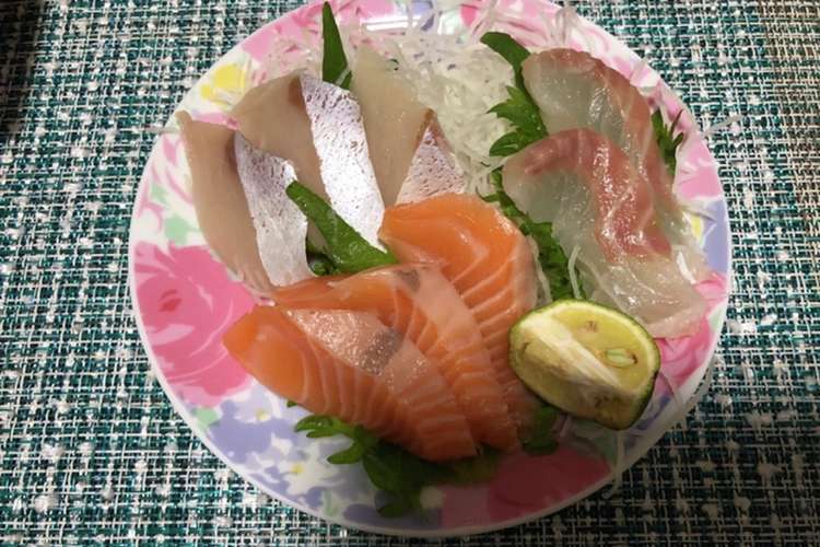 お刺身の盛り合わせ レシピ 作り方 By Laufen1113 クックパッド 簡単おいしいみんなのレシピが375万品