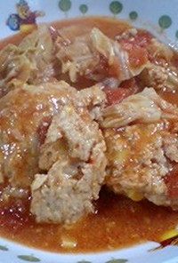 鶏団子とキャベツのトマト煮込み