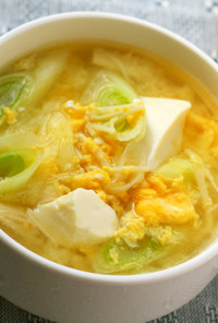 ネギと豆腐の塩麹たまごスープ