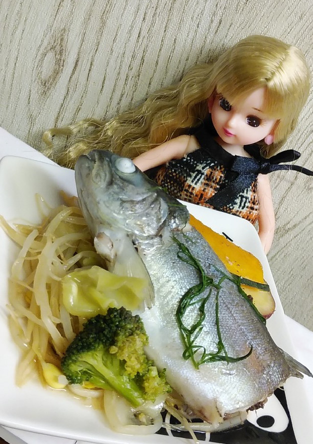リカちゃん♡温野菜にじますブイヨン蒸しの画像