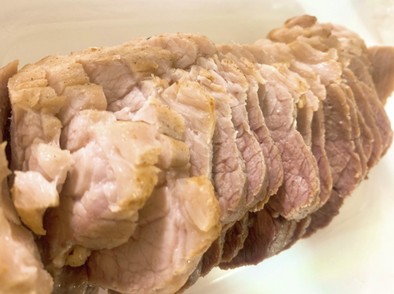 超簡単★豚モモ肉のローストポークの写真
