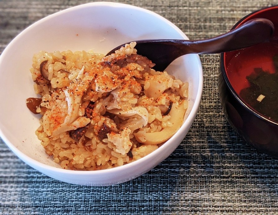 鶏胸肉と玄米の炊き込みチキンライスの画像