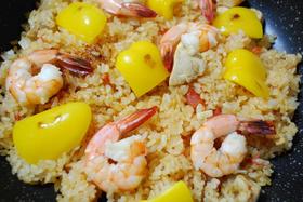 炊飯器とフライパンで簡単!パエリヤ♪