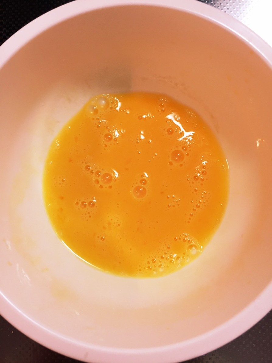 卵の白身と黄身を混ぜきる方法の画像