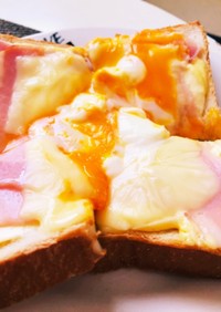 半熟卵とベーコンチーズのトロトロトースト