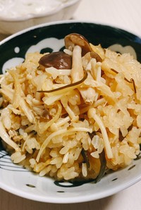 缶詰使用☆キノコとアサリの炊き込みご飯