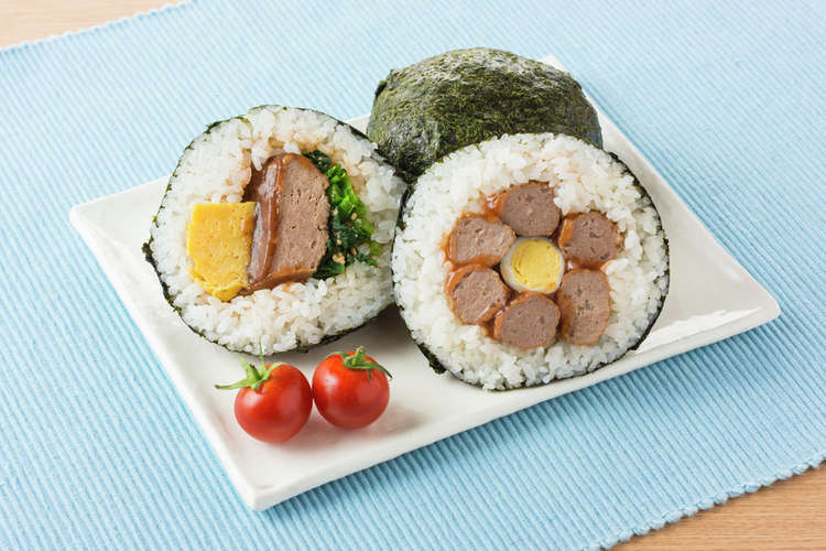 ミートボールスコッチエッグ風爆弾おにぎり レシピ 作り方 By イシイ クックパッド 簡単おいしいみんなのレシピが375万品