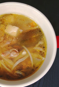 牛肉とわかめと豆腐のスープ