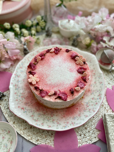 桜香るふんわりなめらかレアチーズケーキの画像