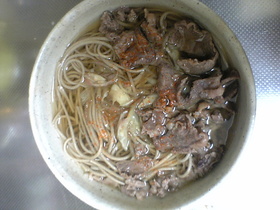 坦々ゴマ風味の肉そば