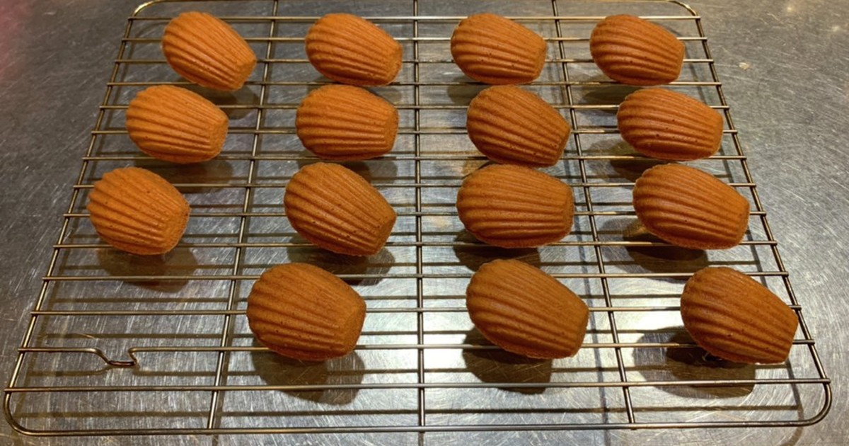 綺麗なおへそが出る ミニマドレーヌ レシピ 作り方 By とんちゃんのキッチン クックパッド 簡単おいしいみんなのレシピが375万品