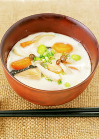きのこと鮭の豆乳味噌スープ
