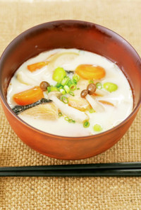 きのこと鮭の豆乳味噌スープ