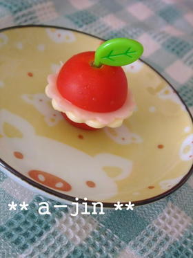 お弁当の定番食材 プチトマト をレースでおめかししよう