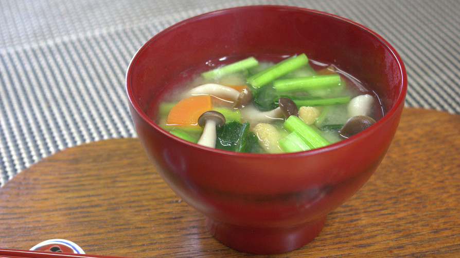 今日の味噌汁★小松菜のお味噌汁【動画】の画像