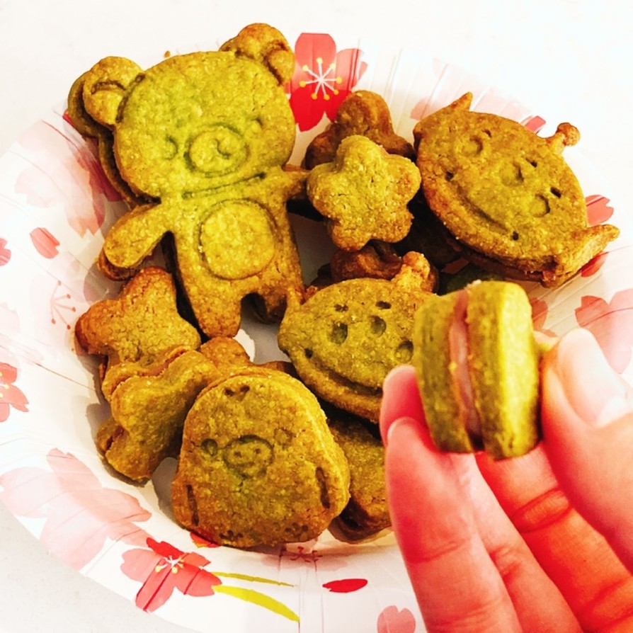 抹茶クッキー(桜あんサンド)の画像