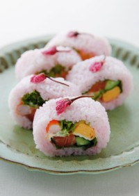 桜色の巻き寿司